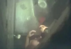 أمي في فيديوهات سكس عربي فيديوهات سكس عربي الحمام
