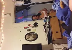 امرأة ناضجة الساقين ، حان فيديو سكس بالعربية الوقت للعب